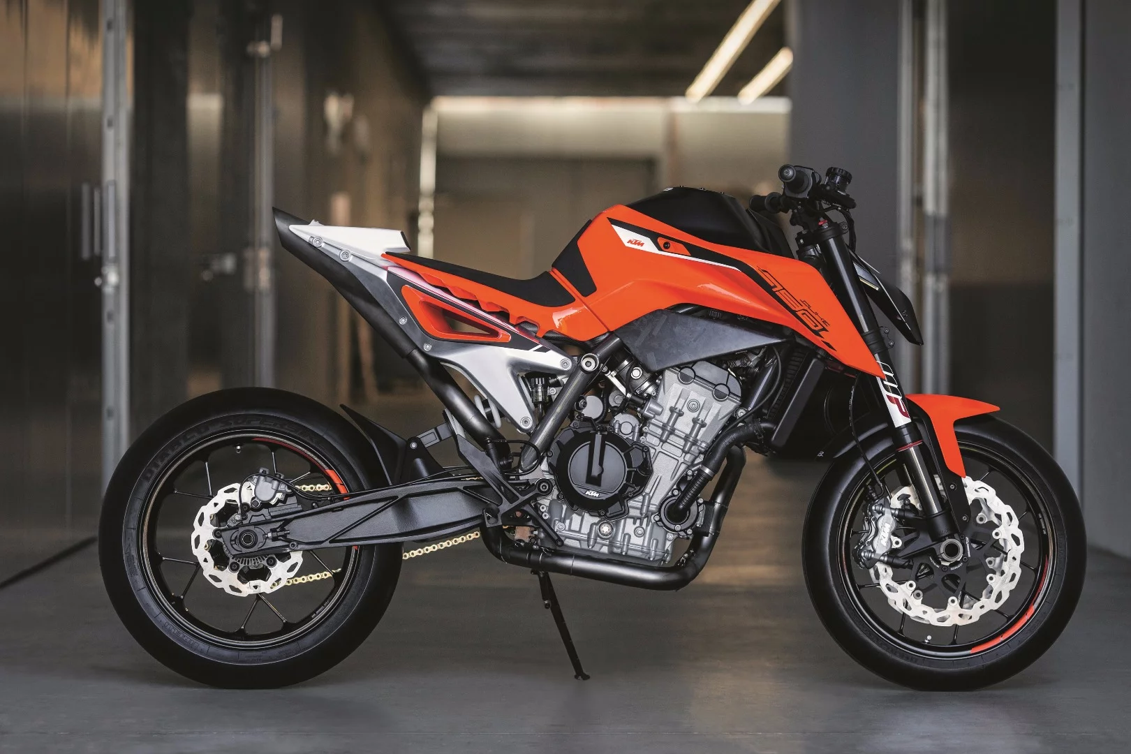 KTM's Duke 790 prototype: all-new 790cc parallel twin engine