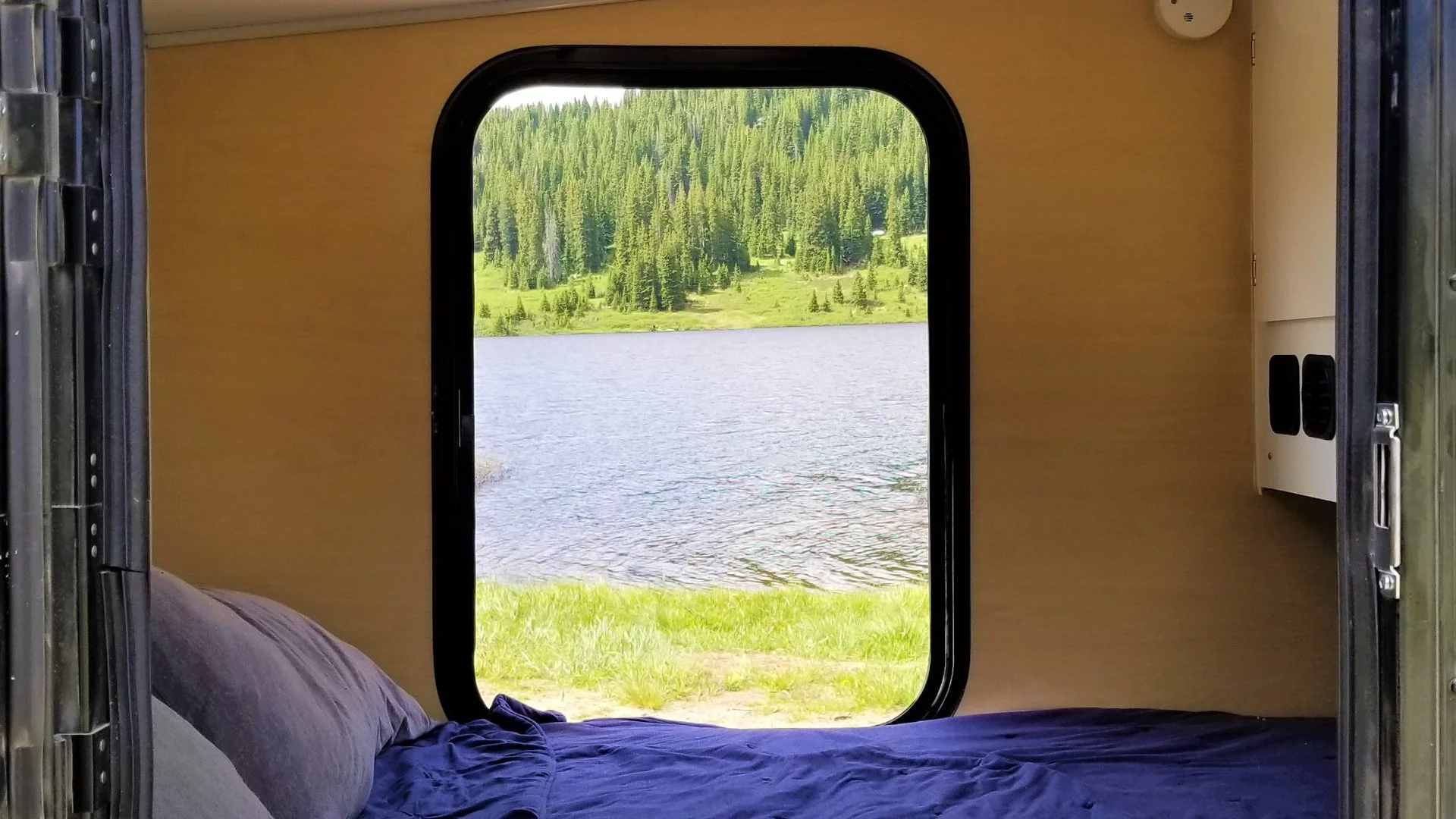 The Boreas AT has two entry doors