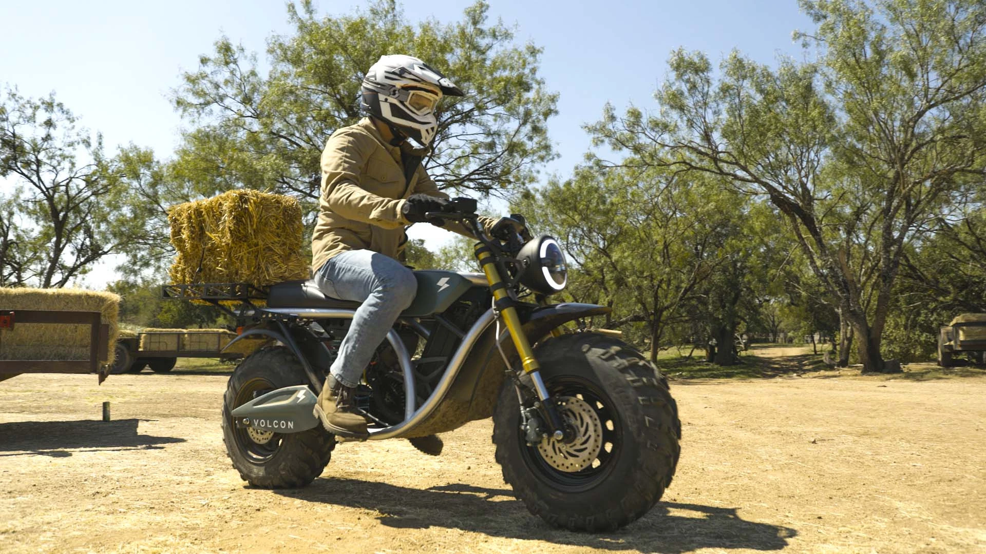 The Grunt offers 50 hp, 100 miles of range and some limited carrying capacity via an accessory rack