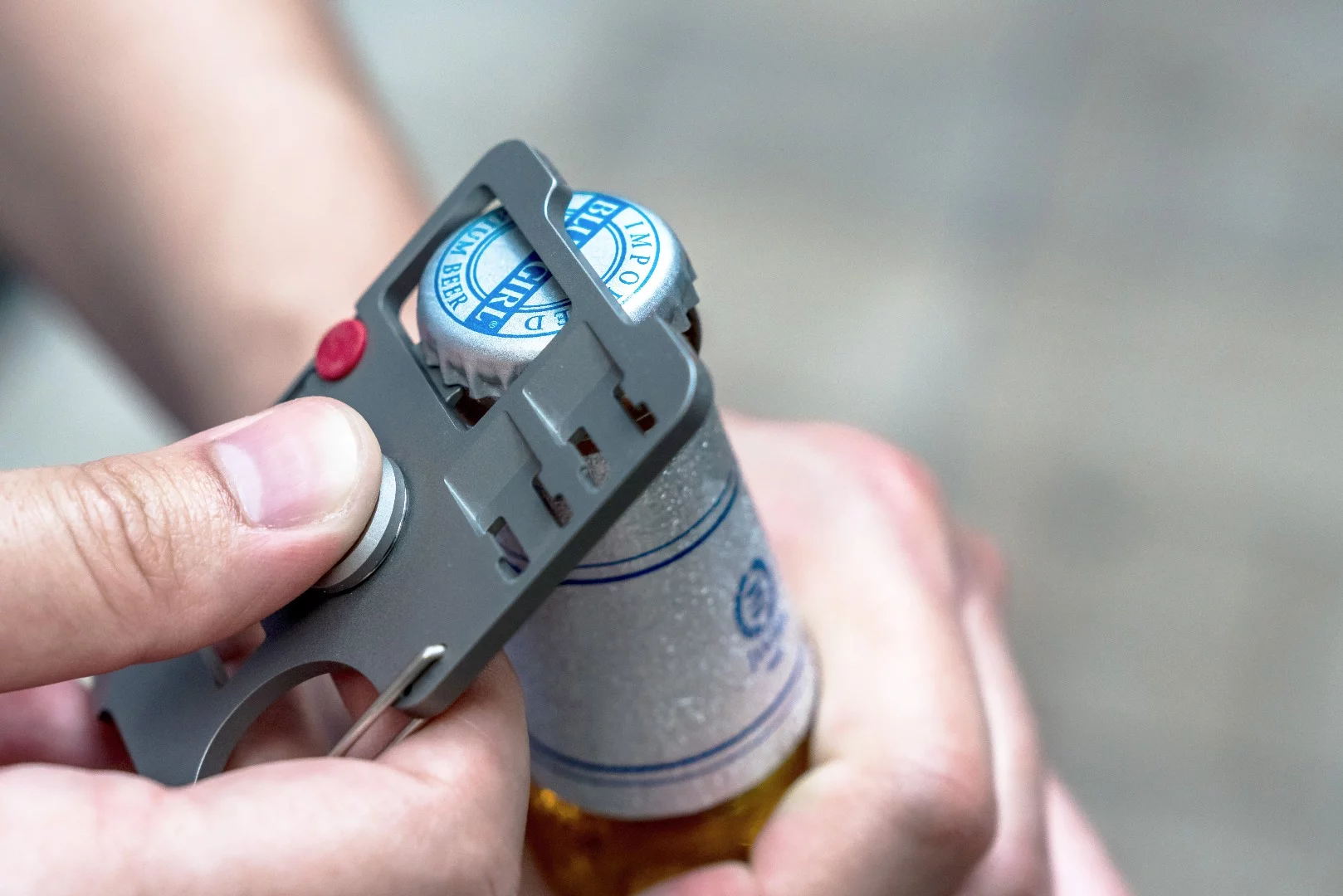 As seems obligatory with multitools these days, there is a bottle opener built into the T'spin