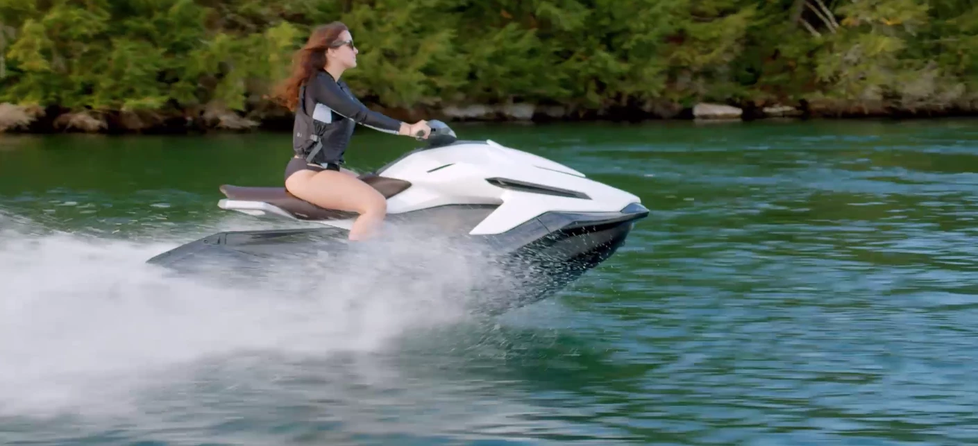 A large 23-kWh battery gives you some 2 hours of splashy shenanigans