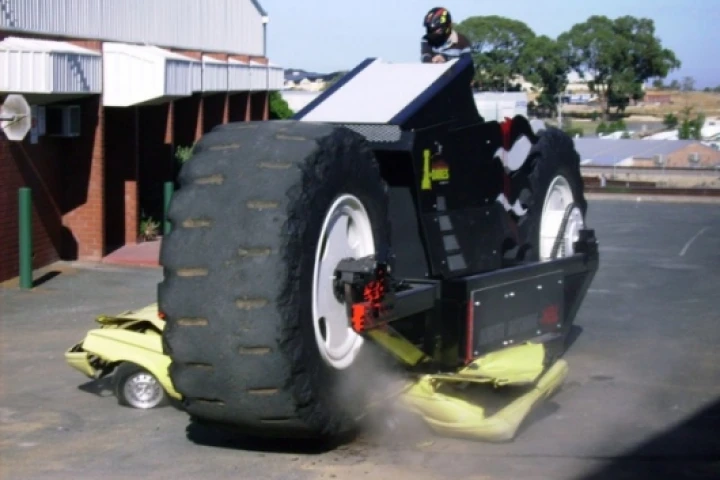 Car crushing Monster Motorbike