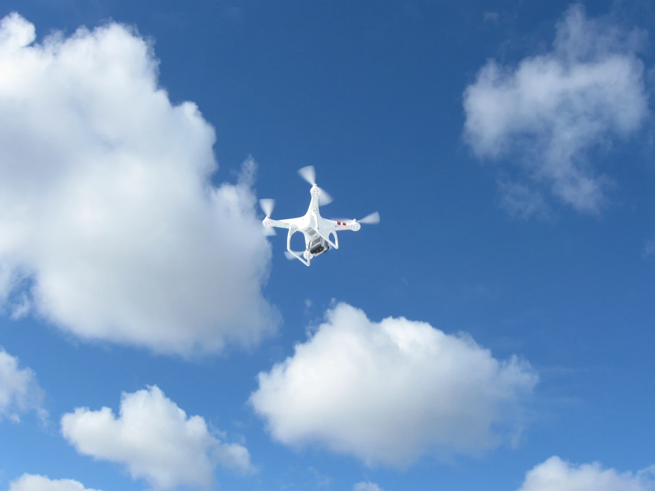 The Phantom has a radio range of 300 meters (984 feet)
