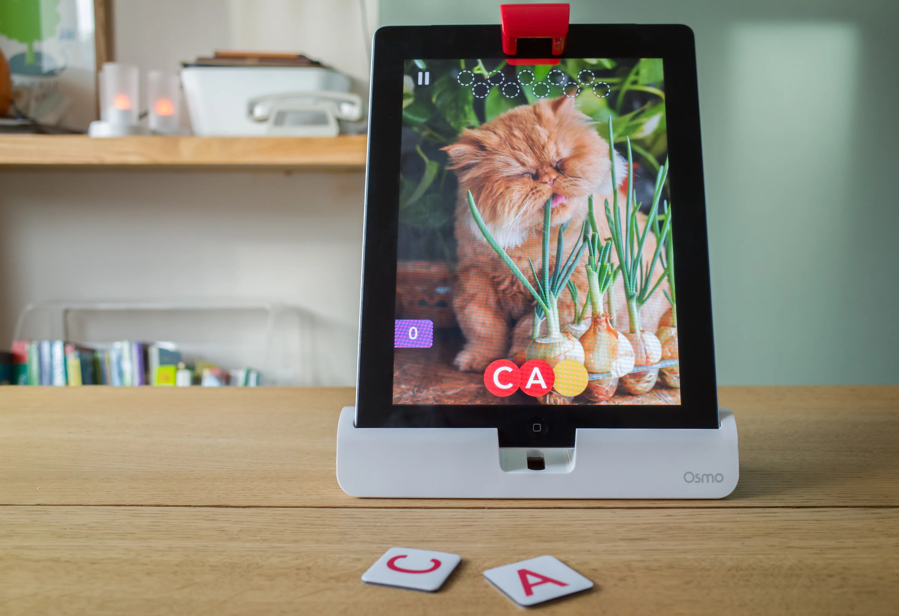 Osmo games include word and shape based puzzles (Photo: Simon Crisp/Gizmag.com)