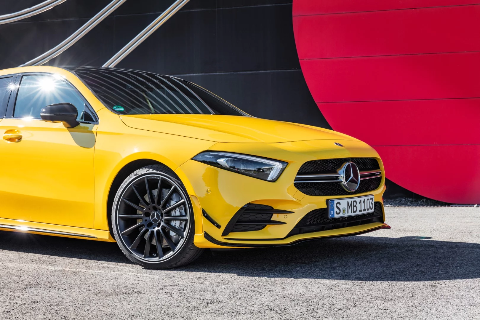 Mercedes-AMG A 35 4Matic: Pirelli P Zero tires