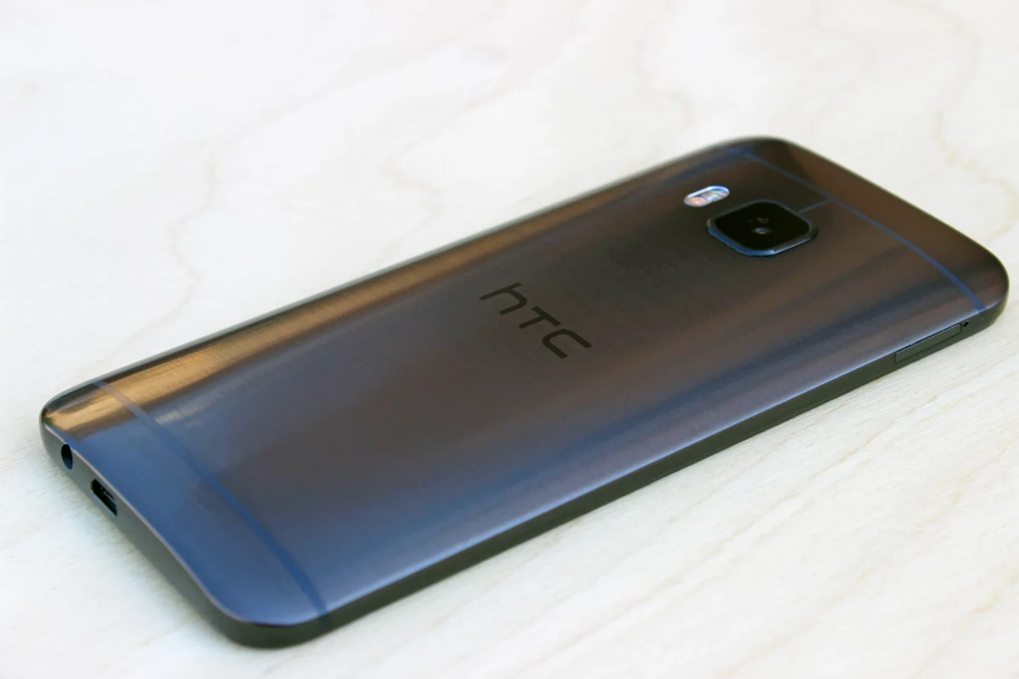 The M9 launches in US carrier stores beginning on April 10 (Photo: Will Shanklin/Gizmag.com)