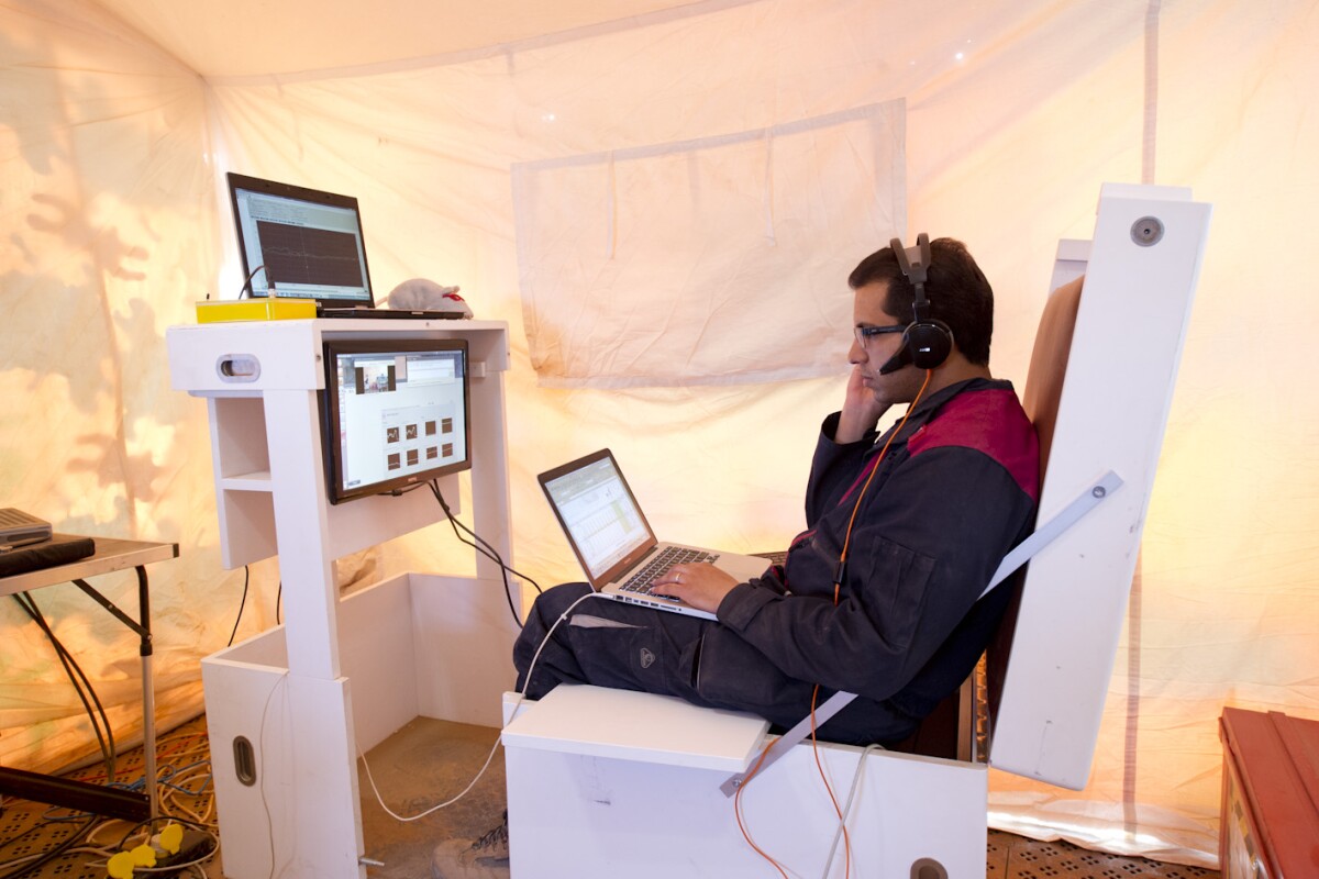 OPS White Seat an experimentalfurniture concept developed for MARS2013 simulation (Image: OeWF (Katja Zanella-Kux))