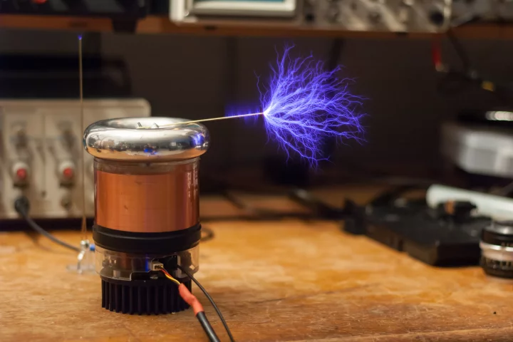 The tinyTelsa musical Telsa coil from oneTesla