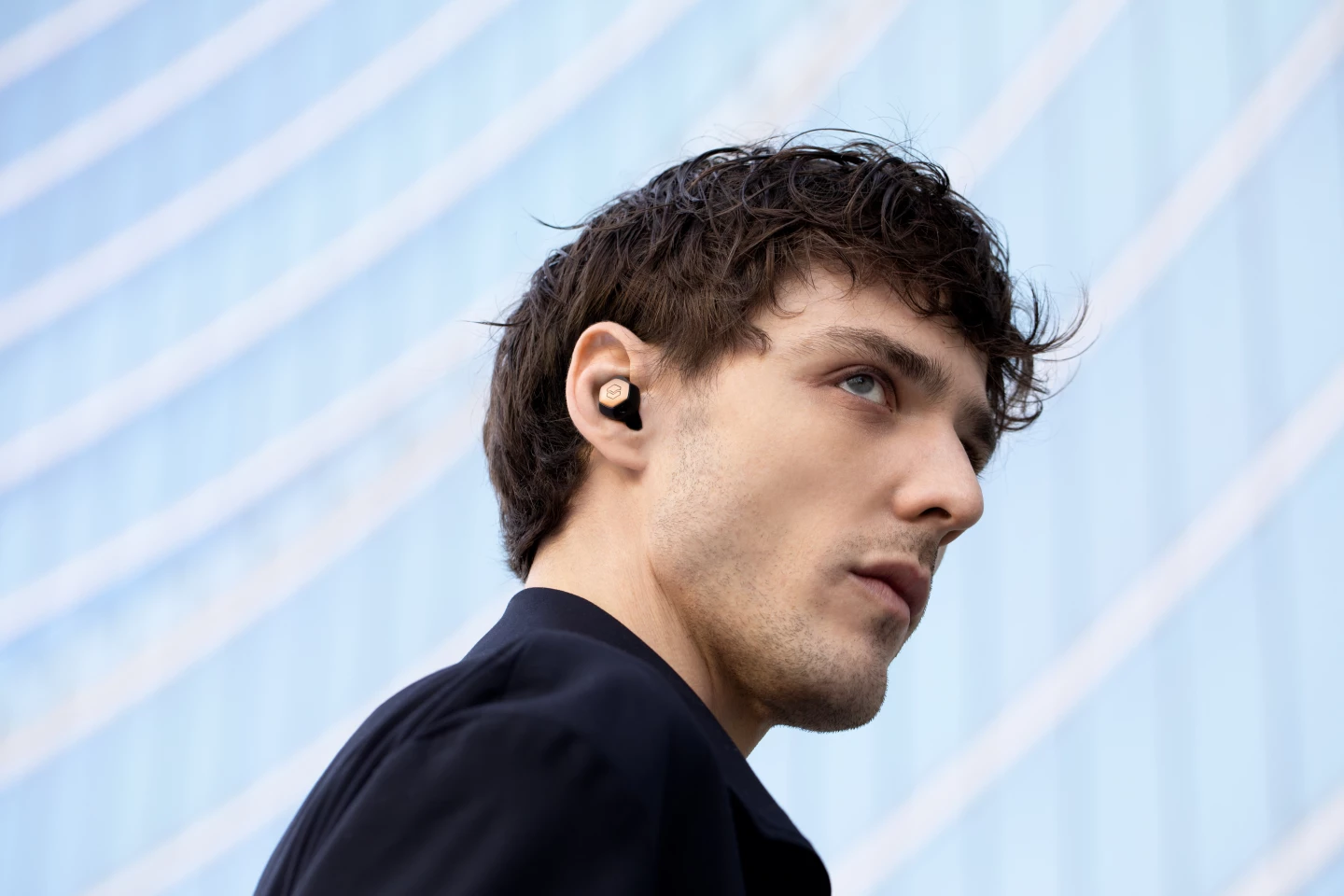 As with its headphones, users can swap out the outer shields for customs colors or personalized designs