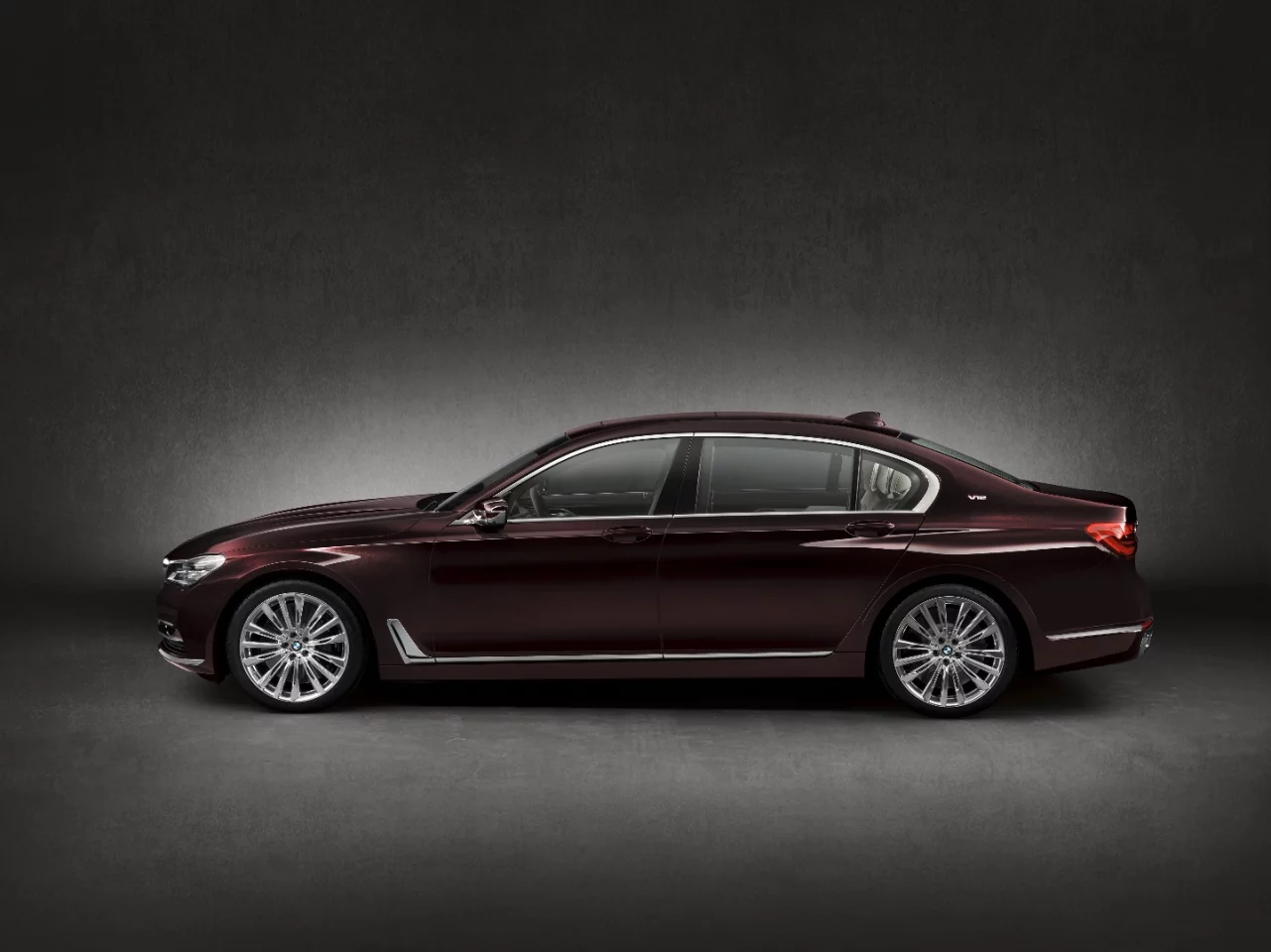 We love the deep red color BMW has chosen to show off the 760Li Excellence