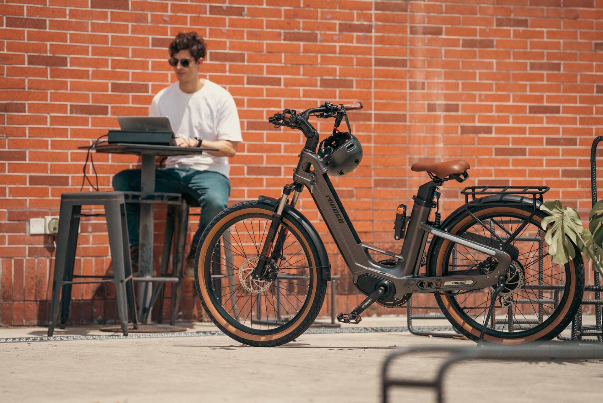 View of 130-mile carbon ebike makes light work of the daily commute