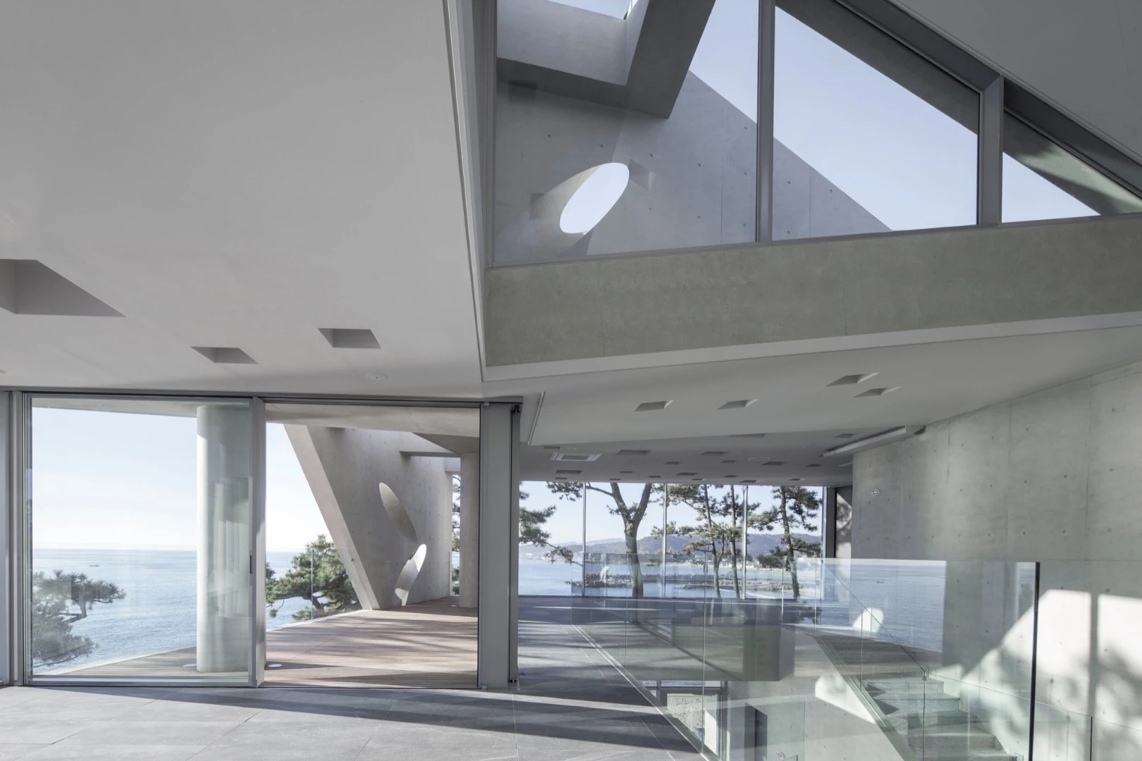 The Gijang Waveon cafe measures 500 sq m (5,381 sq ft)