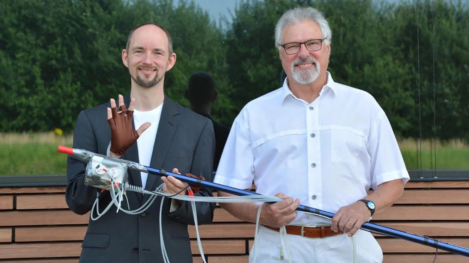 Dr. Thomas Hermann (left) and Dr. Bodo Ungerechts of Bielefeld University in Germany