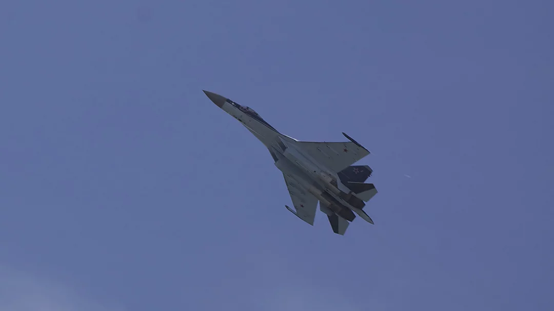 Sukhoi Su-35 heads in for landing at the 2013 Paris Airshow (Photo: Noel McKeegan/Gizmag)
