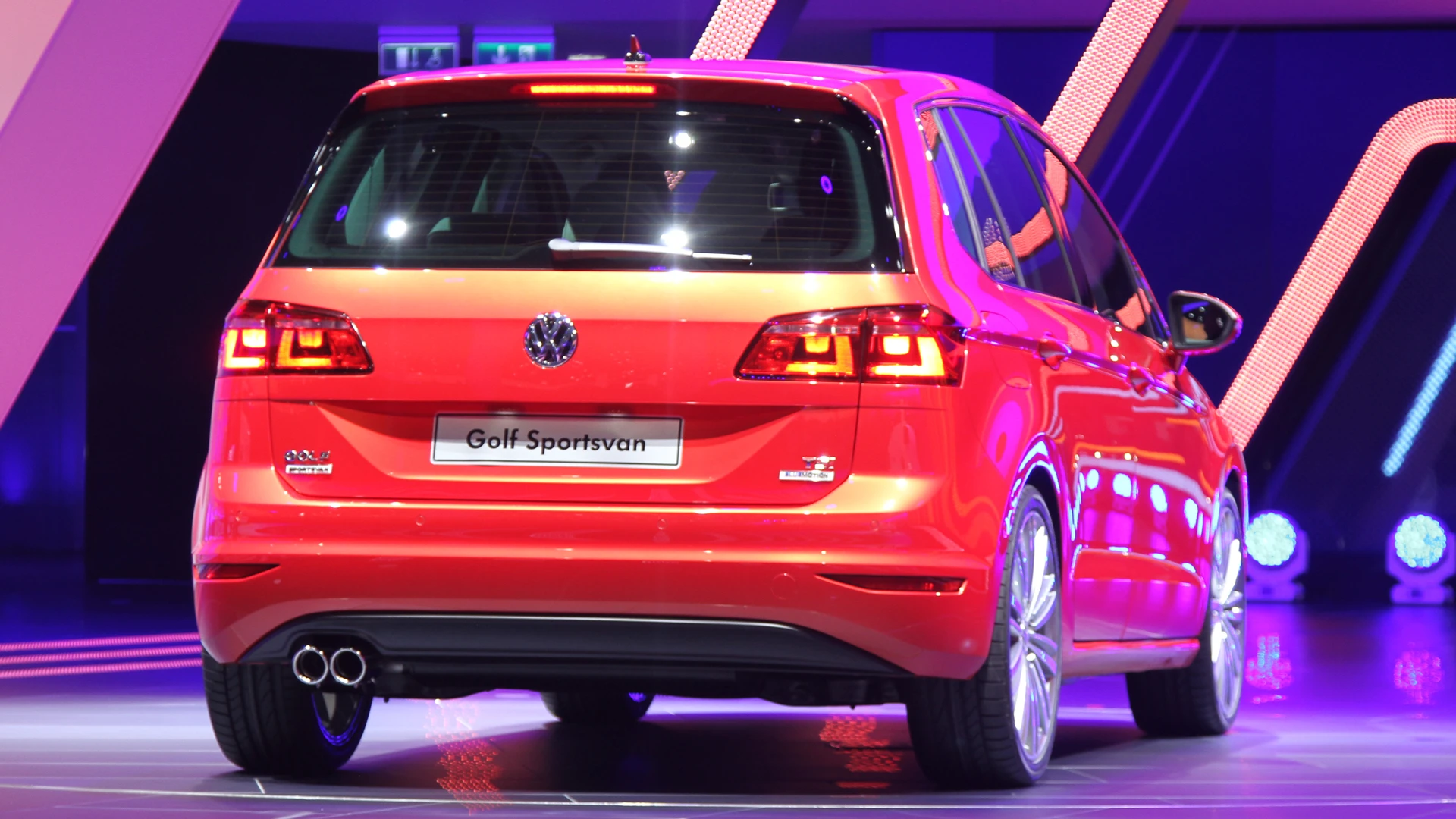 When it launches in the middle of 2014, the Golf Sportsvan will come with a choice of one of six new engines, all of which have stop-start as standard (Photo: Gizmag)