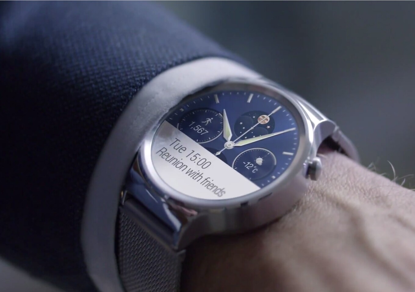 The Huawei Watch has a fully round screen