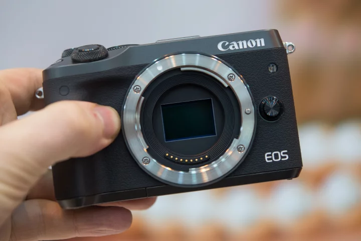 We go hands-on with the Canon EOS M6 mirrorless camera