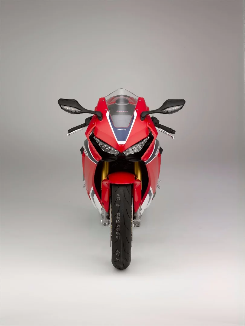 The 2017 Honda CBR1000RR Fireblade SP sports completely redesigned, more angular costumes