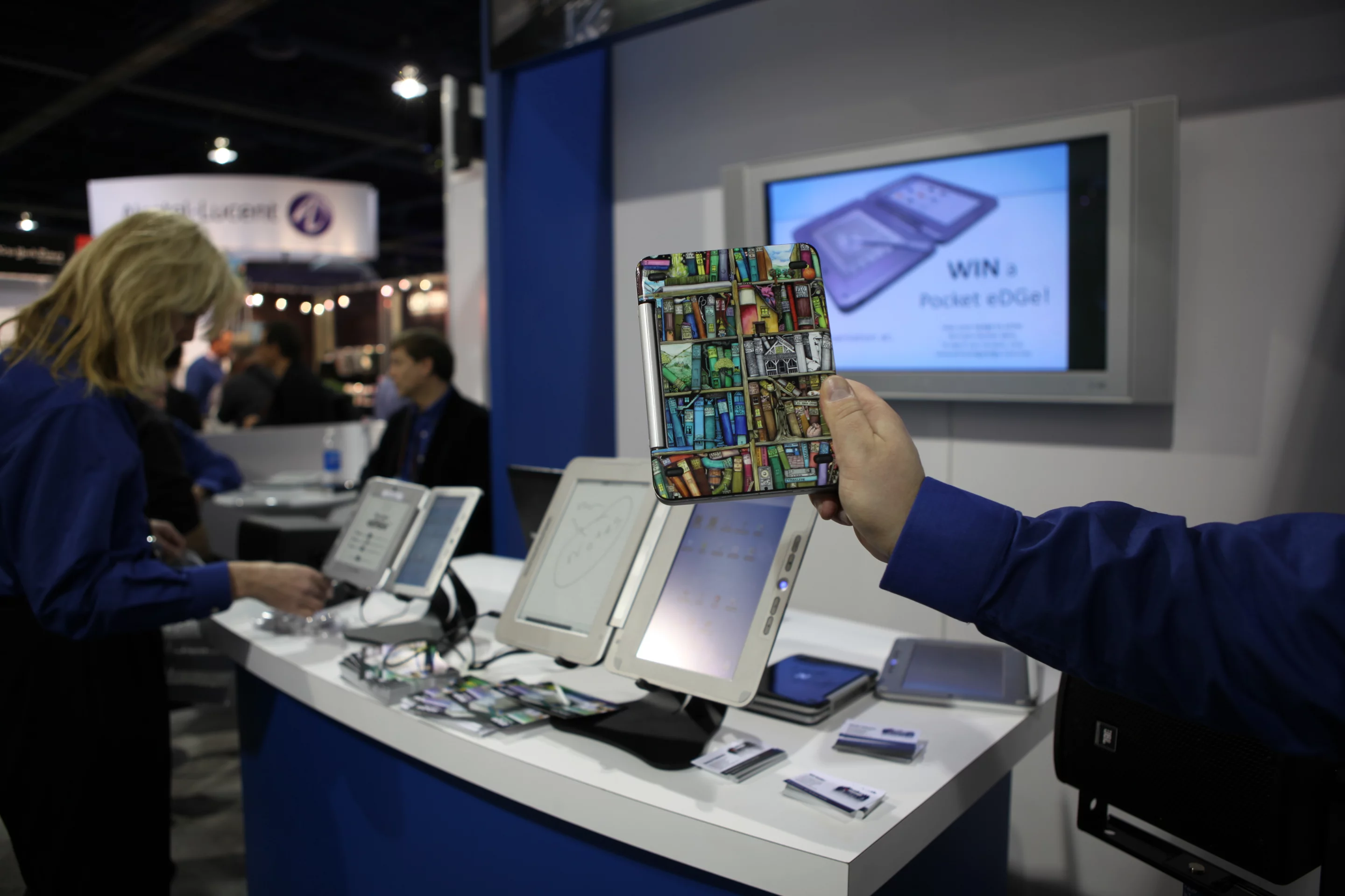 Getting to grips with the colorful Pocket eDGe at CES