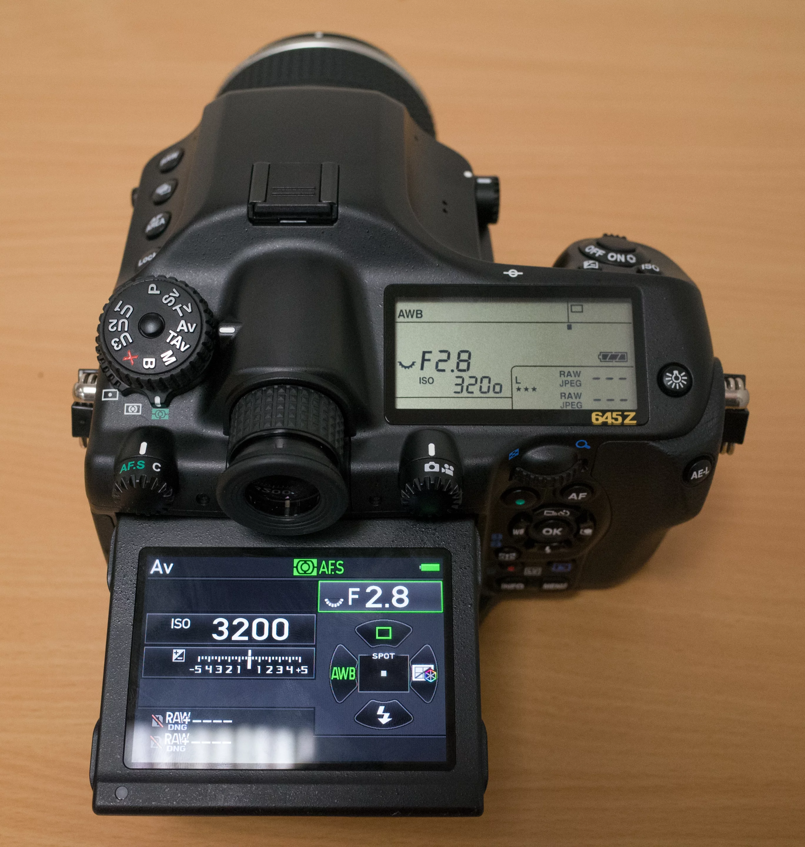 The Pentax 645Z uses a SAXOX 11 autofocus system with 27 AF points (25 cross-type)