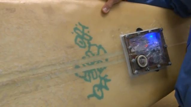 The top of the computer-equipped surfboard