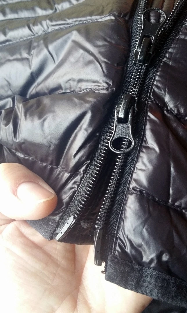 The Ravean heated vest features dual main zippers, which are ideal for those wearing layers or with curvier hips