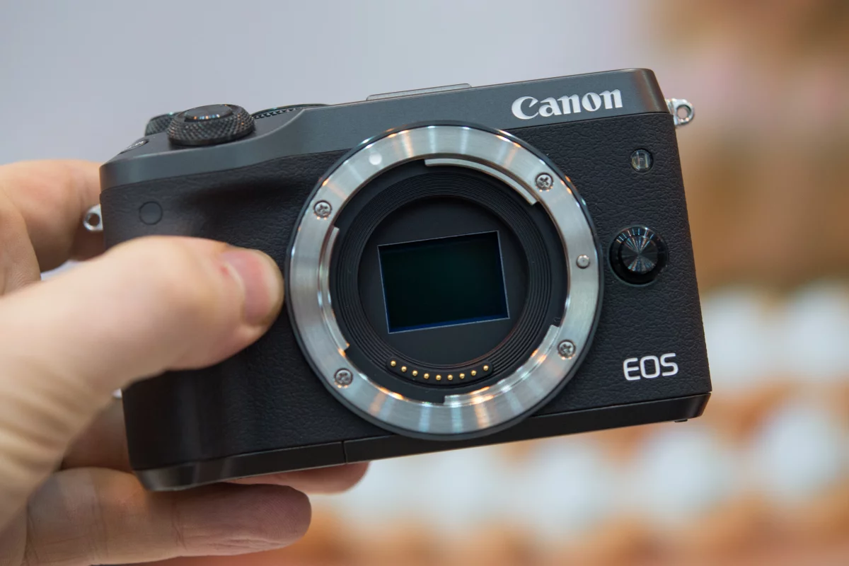 We go hands-on with the Canon EOS M6 mirrorless camera