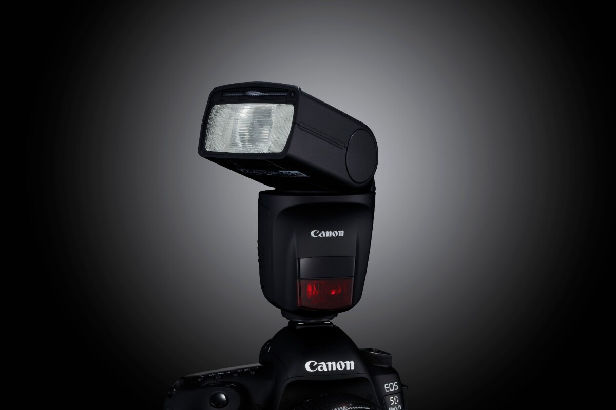 Canon's motorized flash selftilts for the best bounce