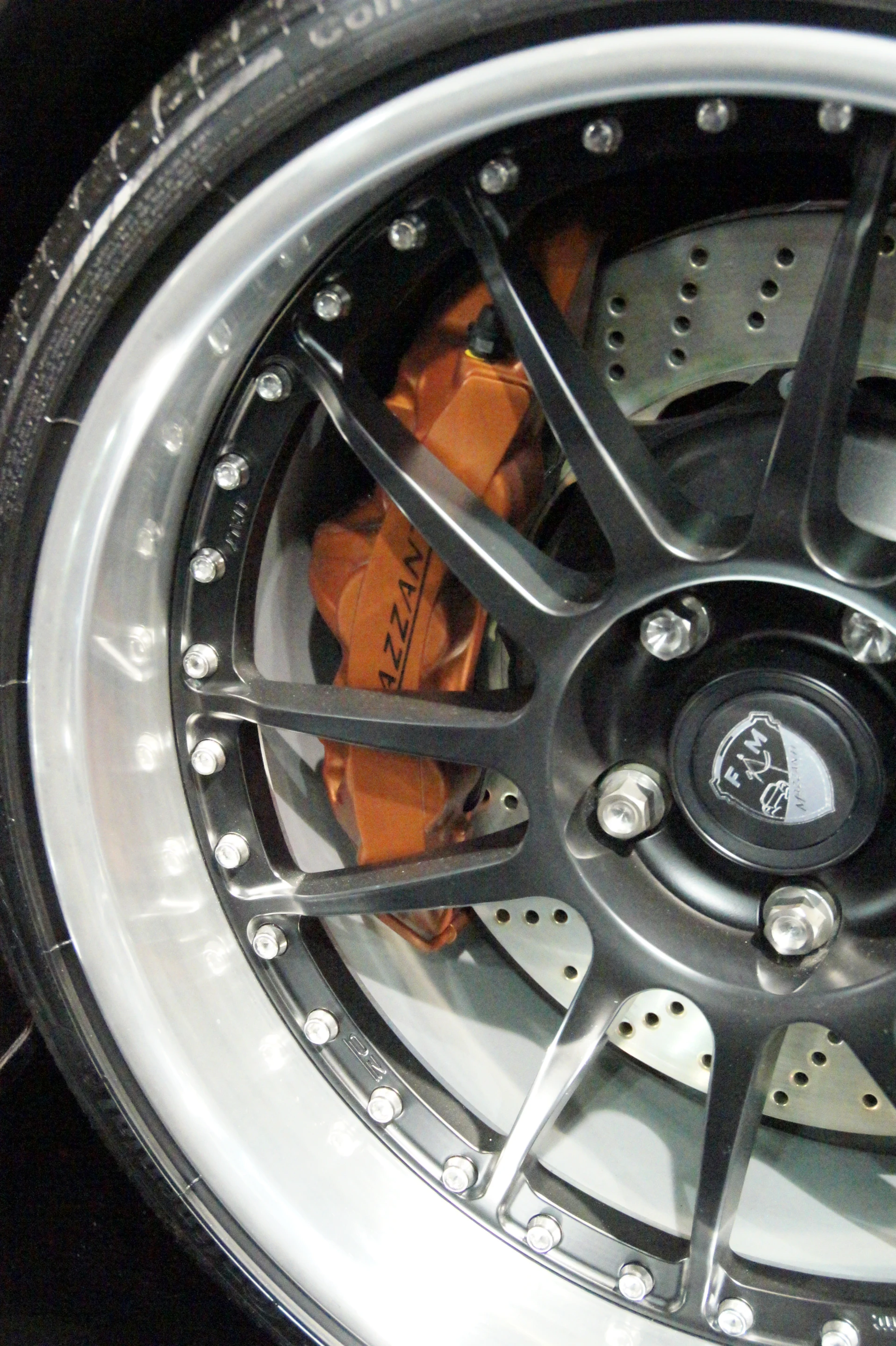 The Evantra uses Brembo brakes