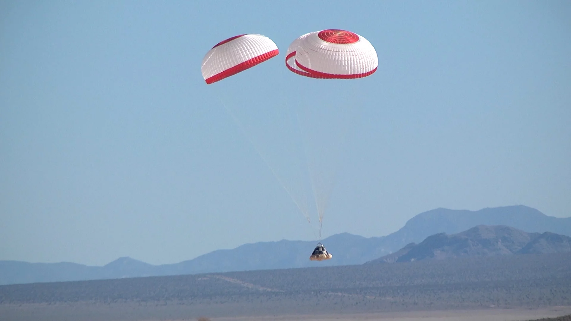 The CST-100 parachute drop test carried out in Nevada (Photo: Boeing)