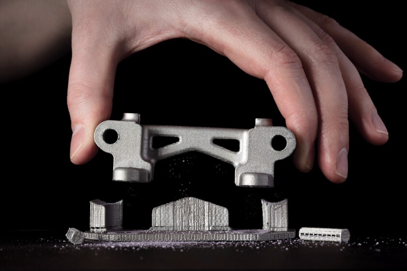Separable Supports Removal (hand) – Proprietary Separable Supports make it possible to remove support structures by hand.