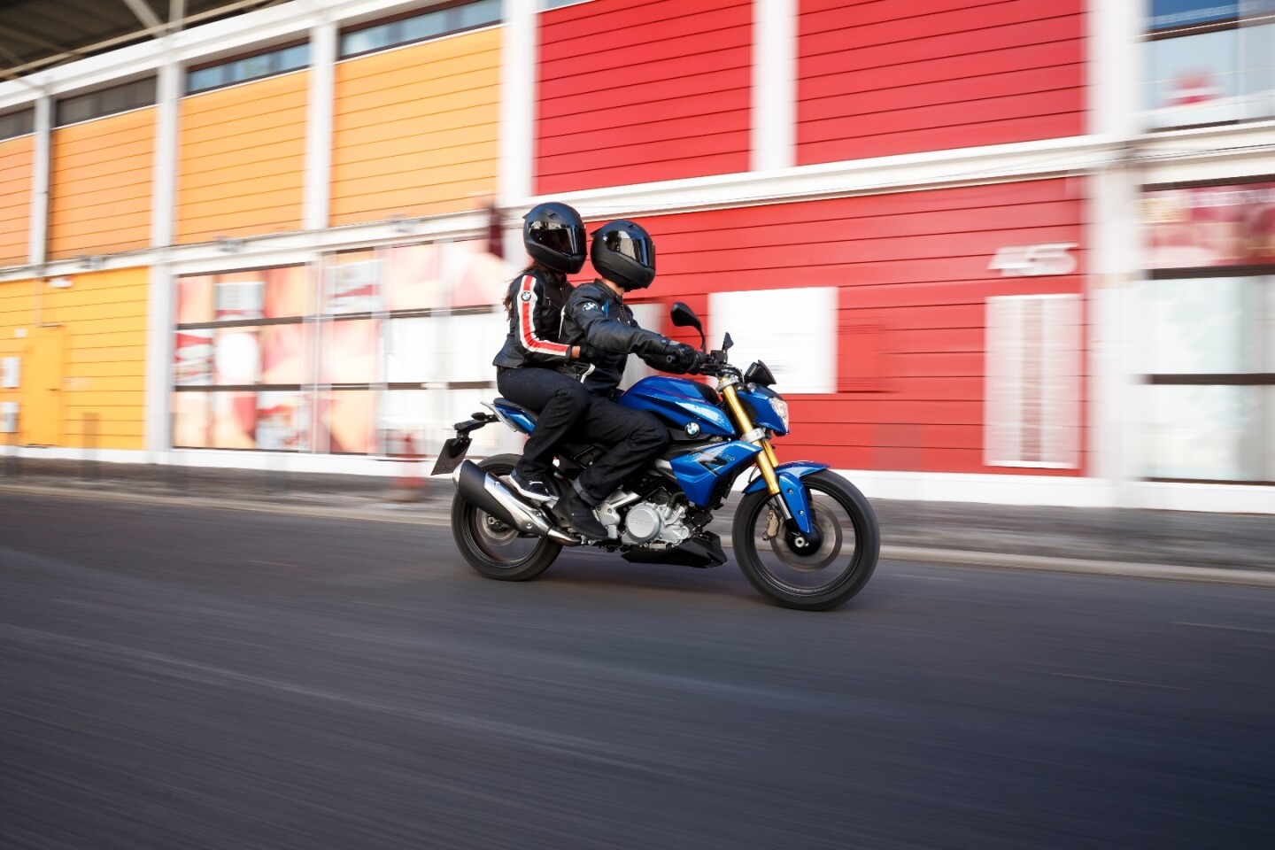 Riding two-up with the new BMW G 310 R