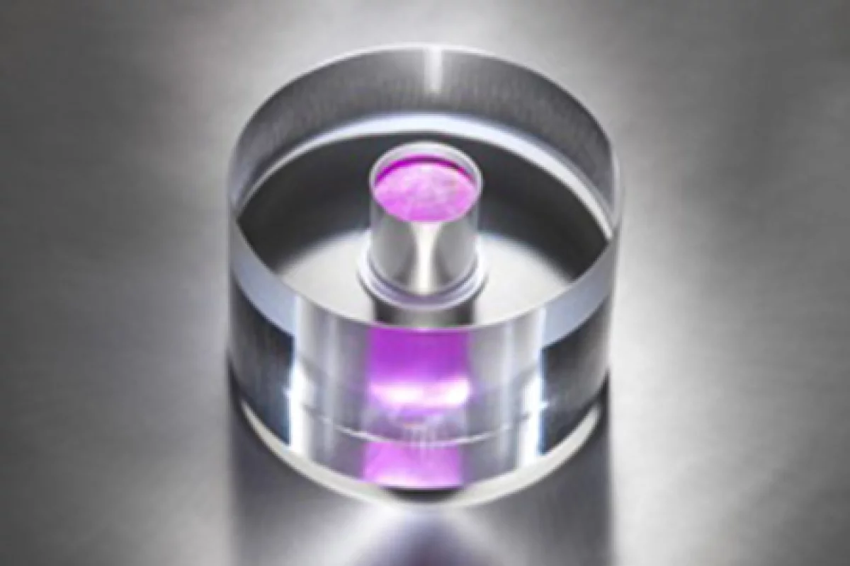 The core of the new solid state maser (Photo: National Physics Laboratory)