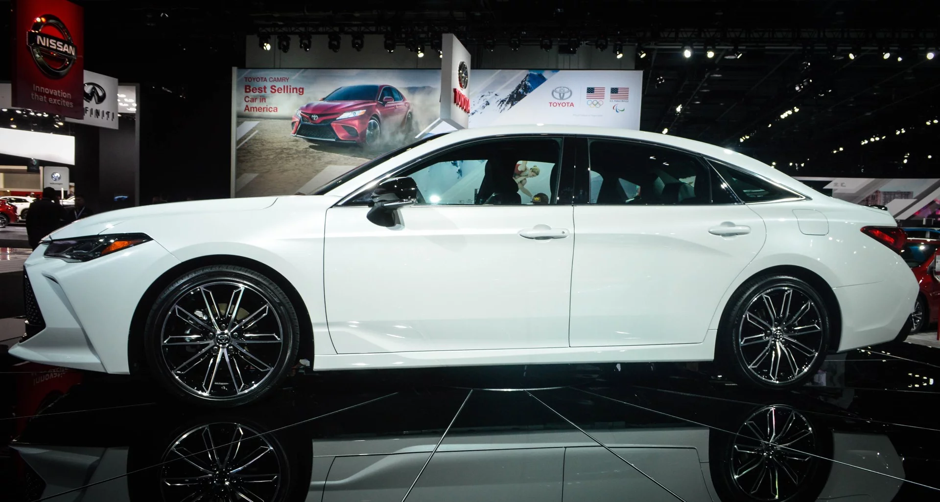 Toyota debuts the new 2019 Avalon