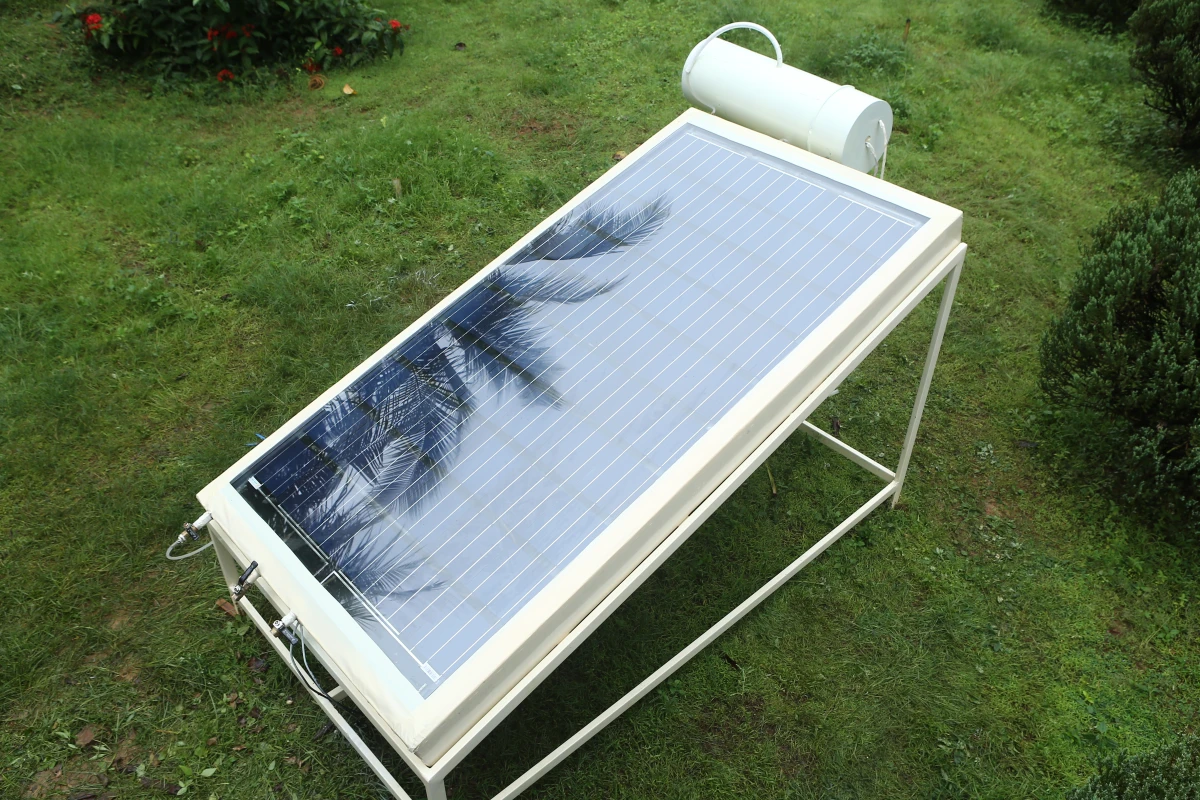 The Desolenator produces clean drinking water using sunlight