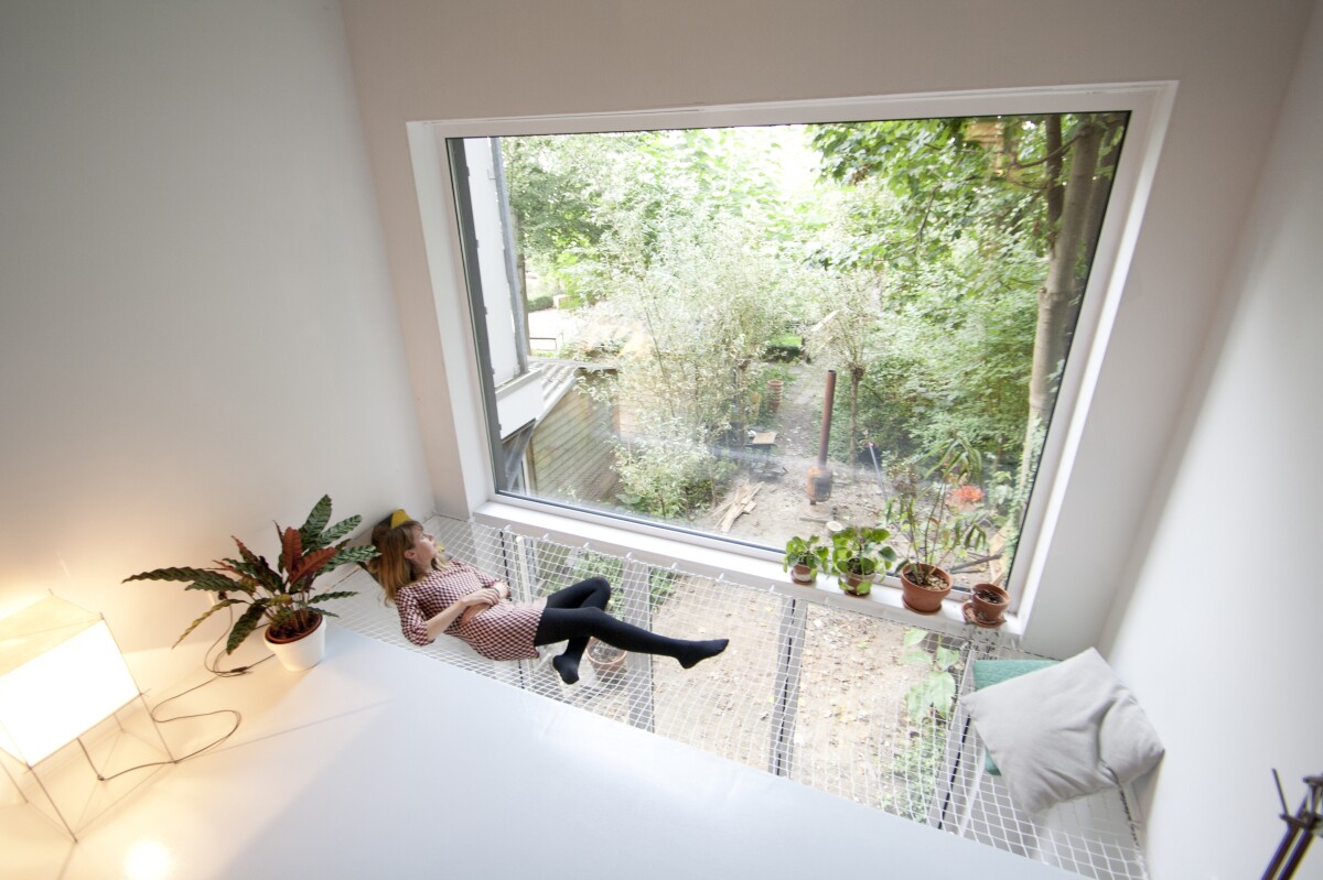 The SkinnyScar's garden-facing second floor hammock