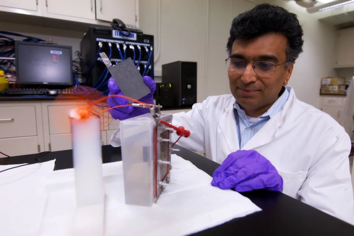 Dr. Narayan is testing one of his new batteries by using it to power a small fan (Photo: Dietmar Quistorf/USC)