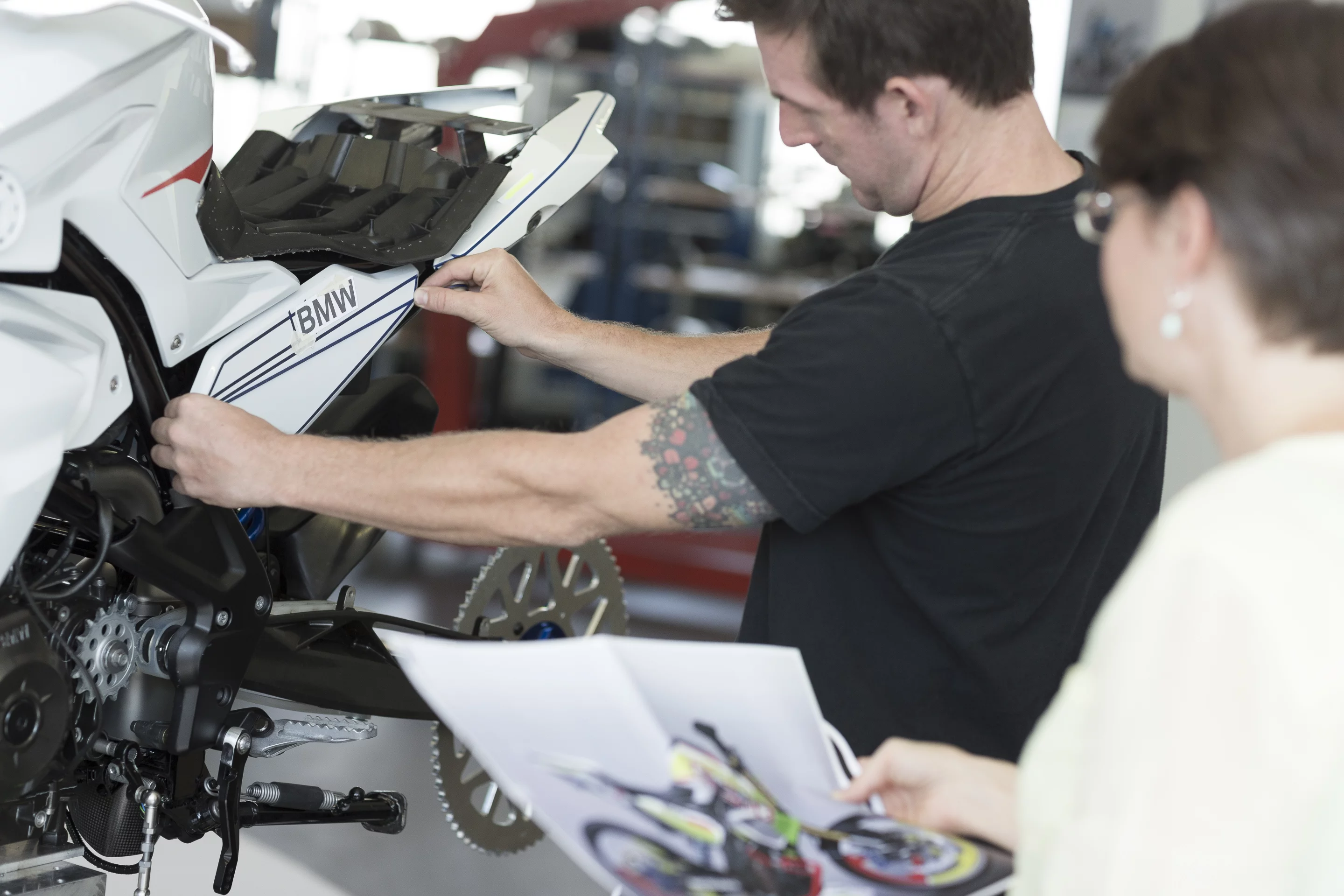 BMW Concept Stunt G 310: custom seat and stunt decals