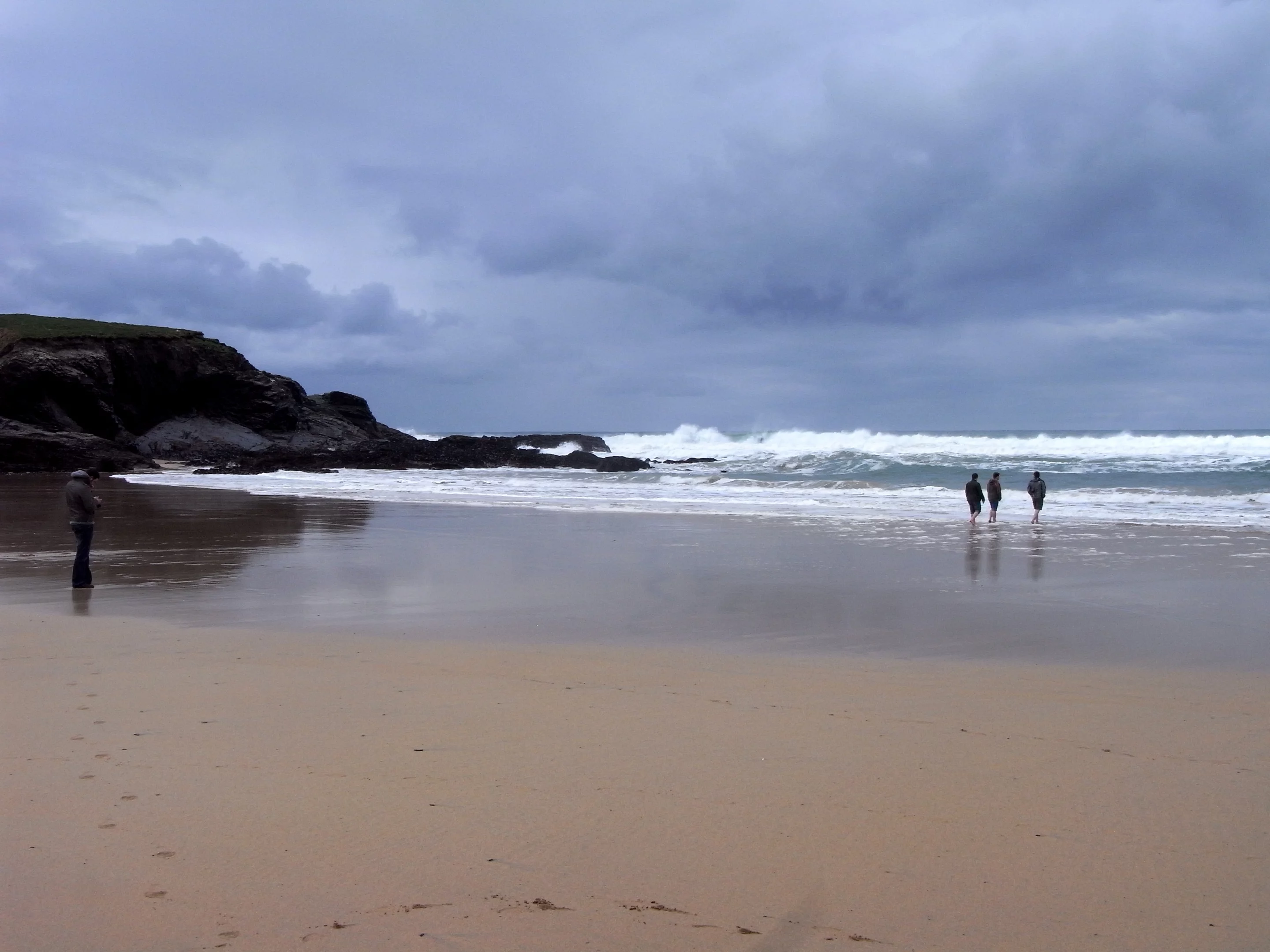 Before: beach with people (Photo: Gizmag)