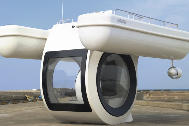 The EGO semi-submarine boat