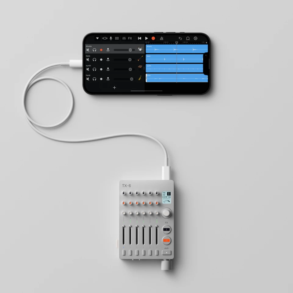 The TX-6 can be used as a 32-bit/48-kHz USB audio interface