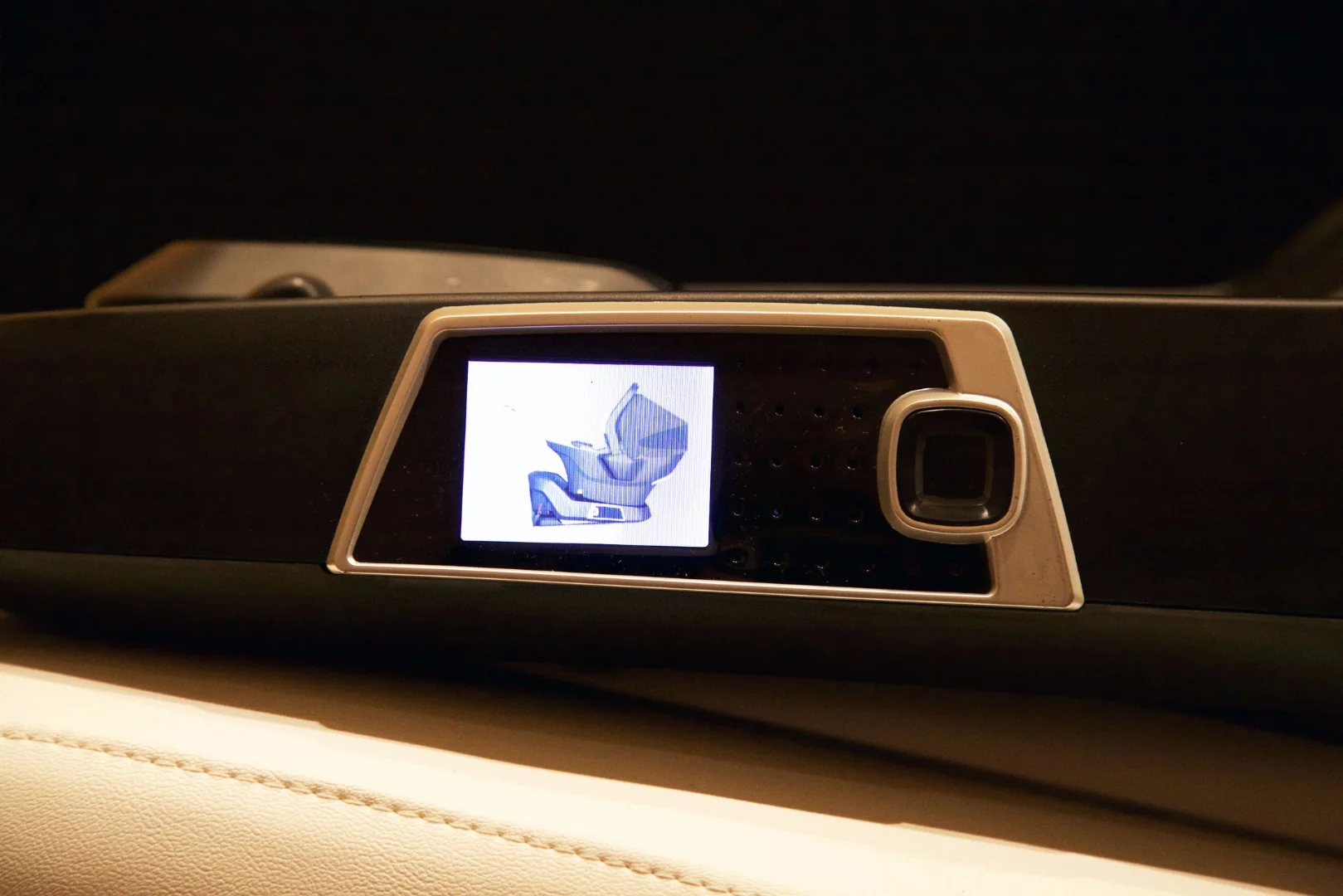 The self-installing car seat uses a combination of robotics, advanced sensors, and connectivity to a smartphone app to ensure a perfect installation in the car