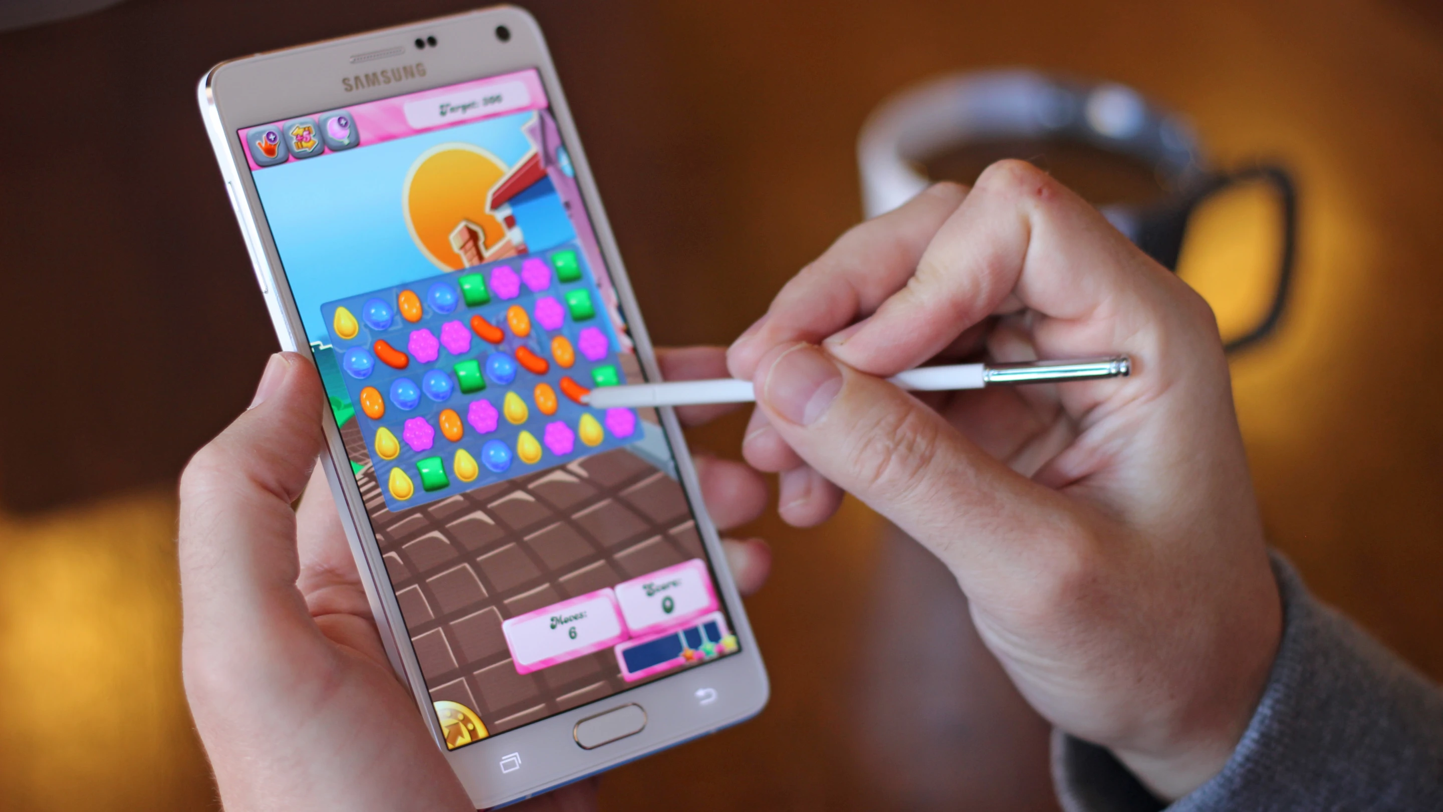Samsung Galaxy Note 4 (Photo: Will Shanklin/Gizmag.com)
