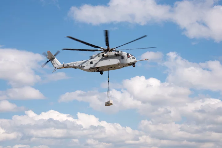 The US Marine Corps' biggest helicopter, the CH-53K King Stallion, has lifted its first 20,000 lb load in tests
