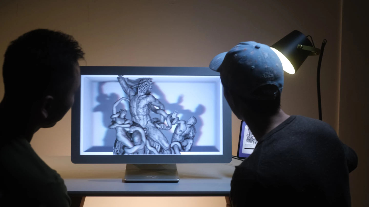 The Looking Glass 27 projects up to 100 simultaneous perspectives, allowing multiple users to experience 3D content together