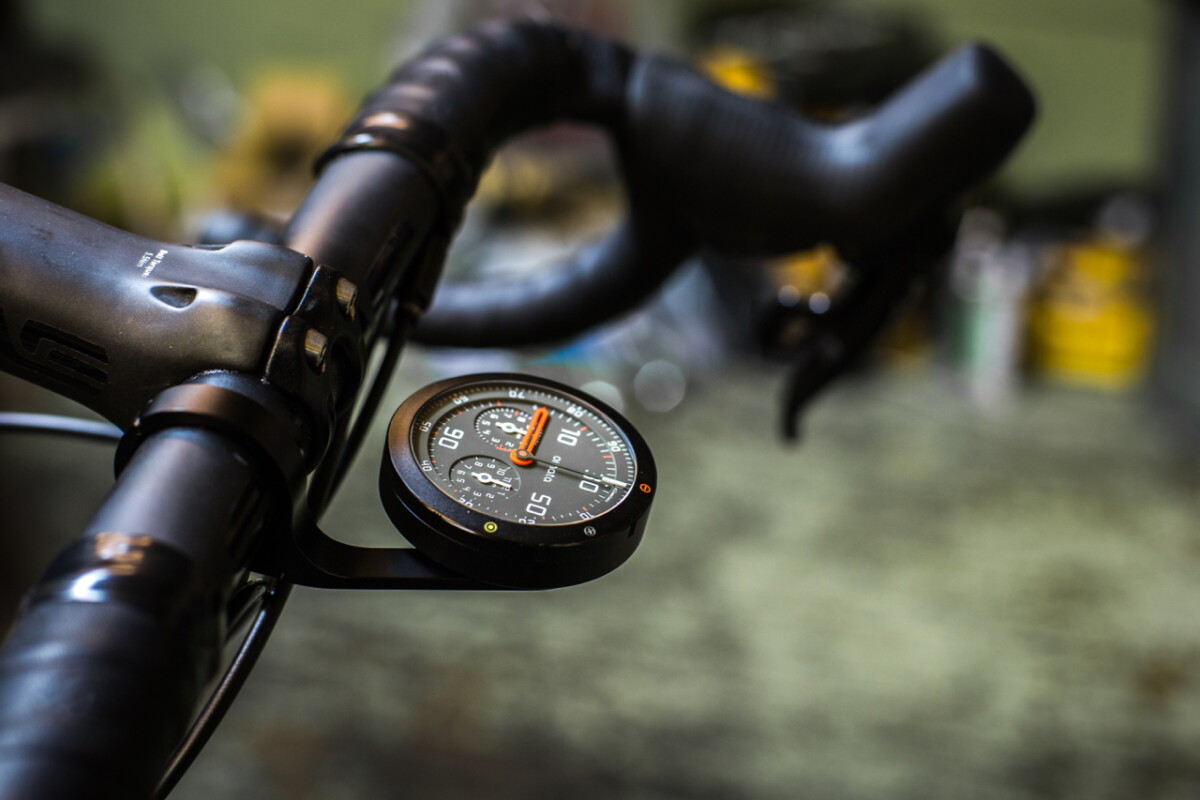 The Analog Bike Speedometer Rides Again With A Little Help From Gps