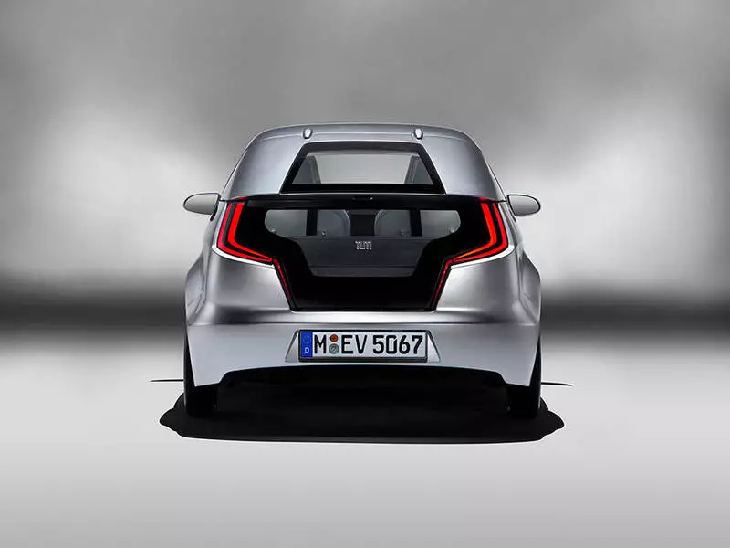 The car still has a top speed of 120 km/h (75 mph) and a range of about 160 km (99 miles)