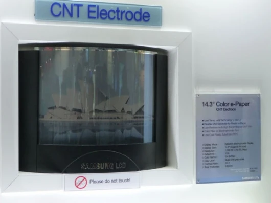 The carbon nanotube-based color active matrix electrophoretic display