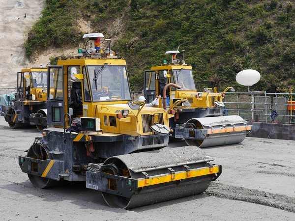 Kajima's A4CSEL automated system were used to perform work on a dam in Fukuoka Prefecture last year
