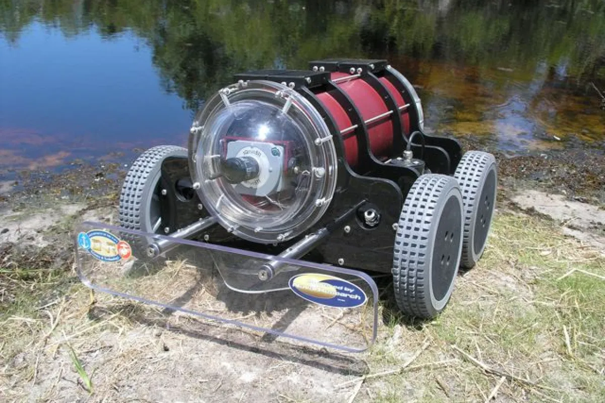 An early version of OSR's autonomous Hull BUG robot